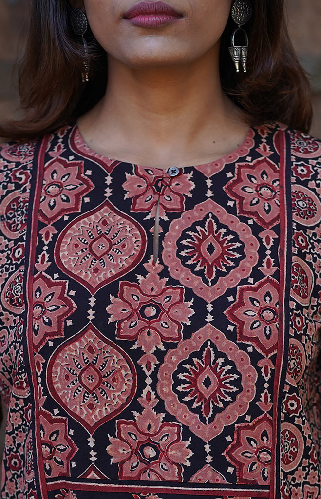 Black and Cantaloupe Mantra women’s kurta