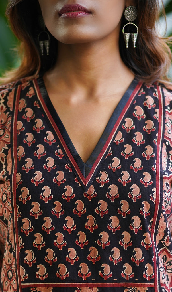 Black and Cantaloupe Mantra women’s kurta