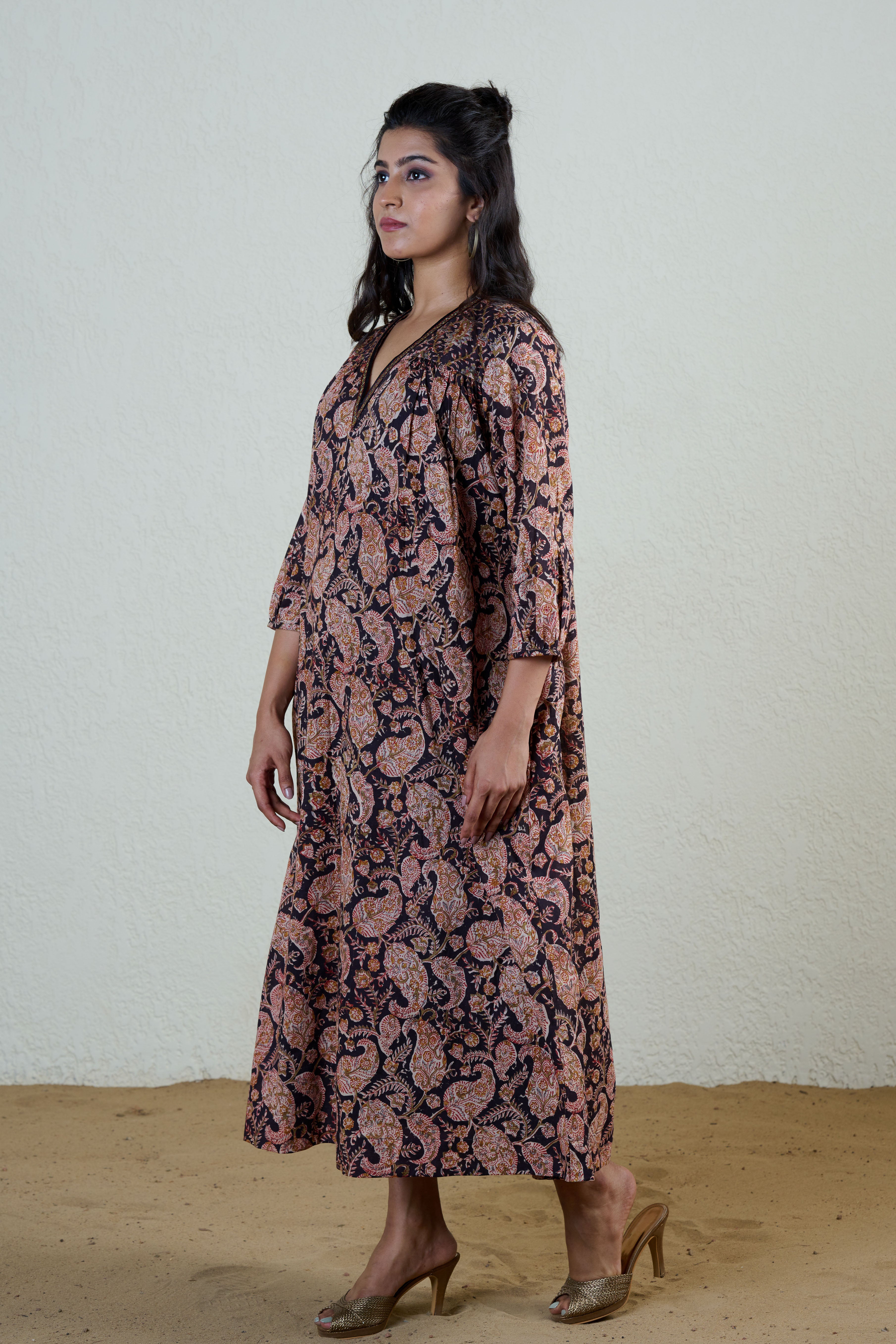 Handloom Kurti | Suee Clothing | Cotton kurti designs, Kurta designs women,  Kurti designs